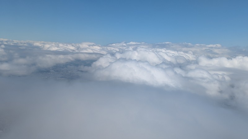 北海道行きの飛行機から見た雲3