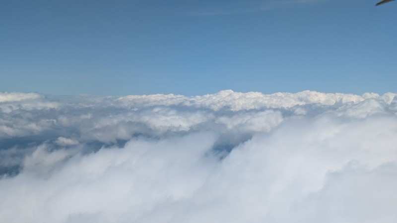 北海道行きの飛行機から見た雲4